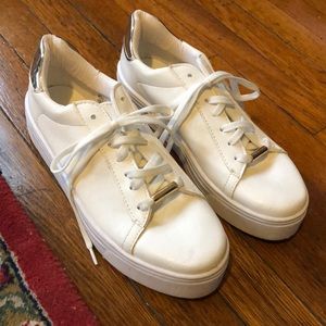 Commander White Flatforms